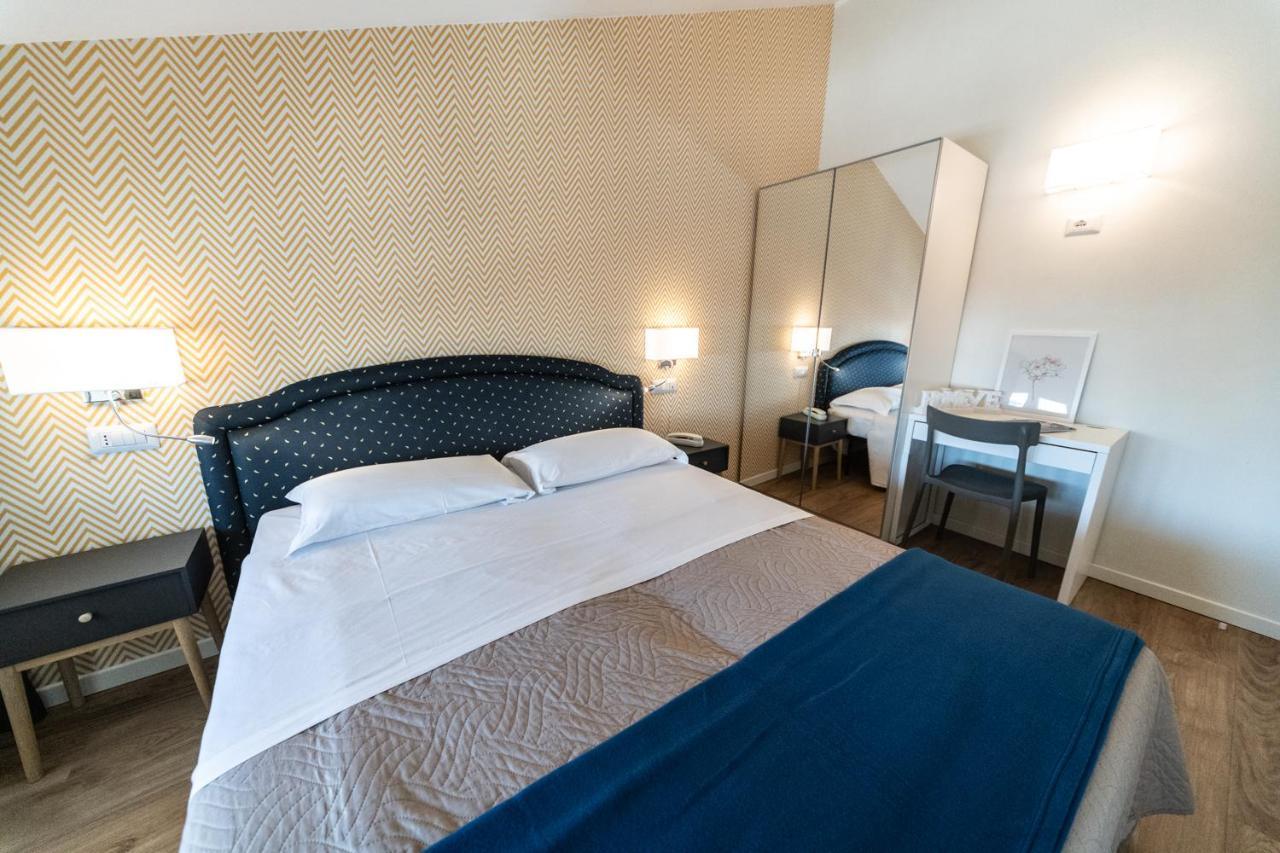 Hotel Kiss Riccione Zewnętrze zdjęcie